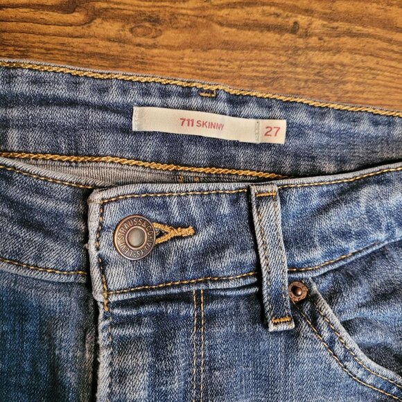 Levi's Jeans Sz 27 Low Rise 711 Skinny Medium Light Wash Stretch Denim Western - Picture 4 of 12